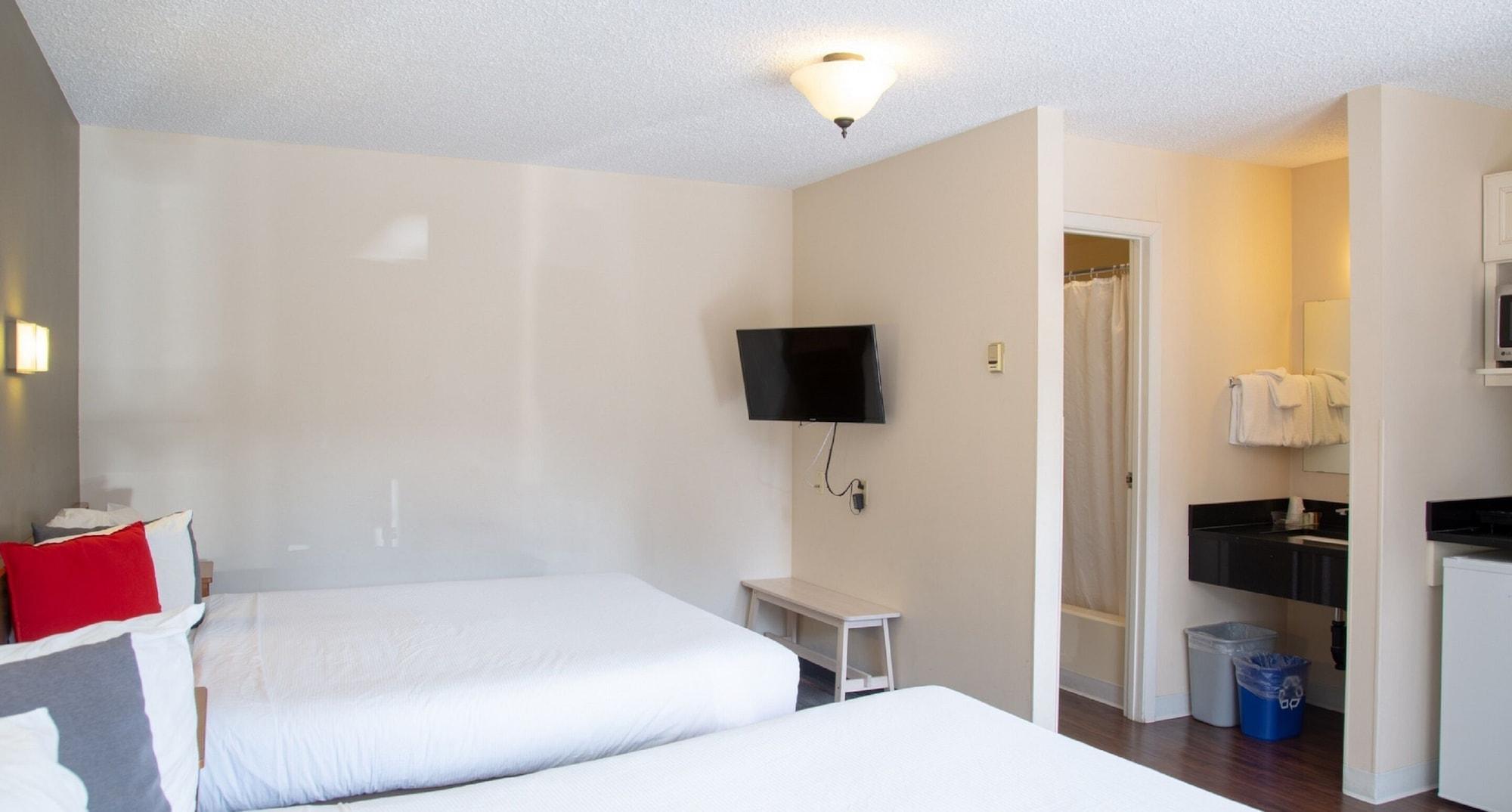 Rundle Mountain Lodge Канмор Экстерьер фото