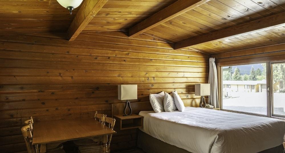Rundle Mountain Lodge Канмор Экстерьер фото