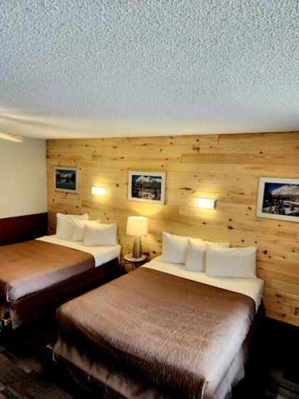 Rundle Mountain Lodge Канмор Экстерьер фото