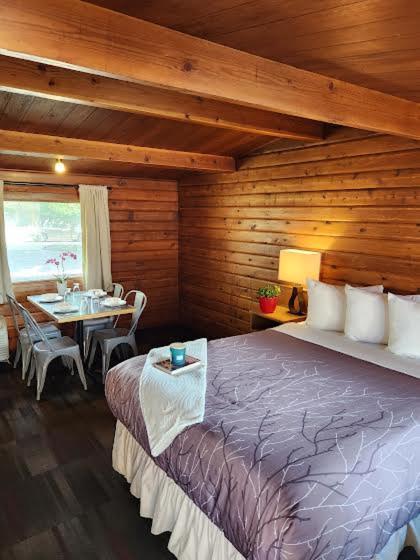 Rundle Mountain Lodge Канмор Экстерьер фото