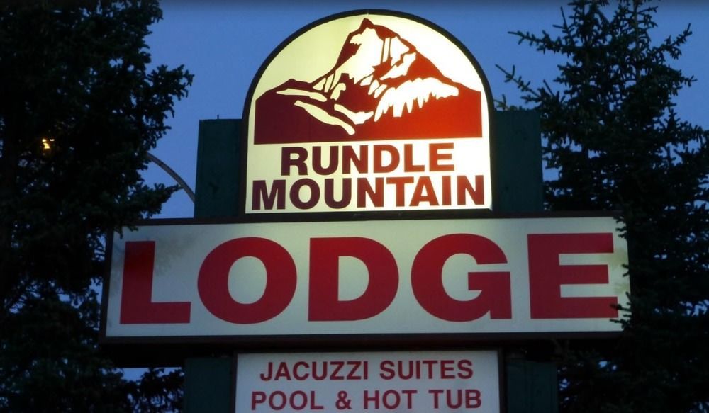 Rundle Mountain Lodge Канмор Экстерьер фото